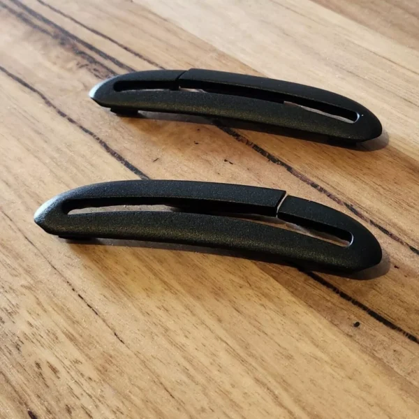 vt - vz rear seat belt plastic